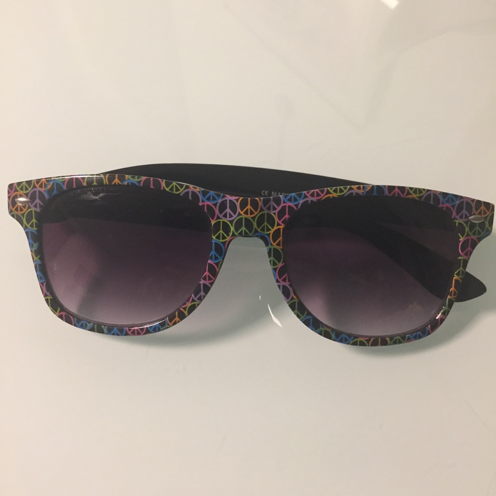 sunglasses with rainbow peace sign frames
